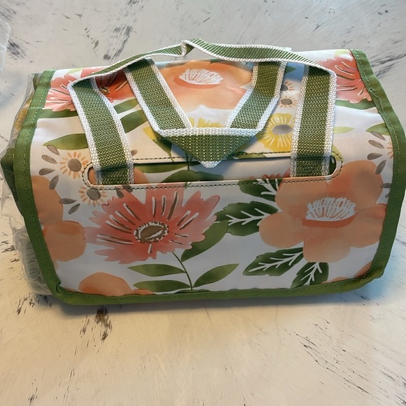 Thirty-One NWT Roll Call Organizer in Morning Floral. - Picture 3 of 6